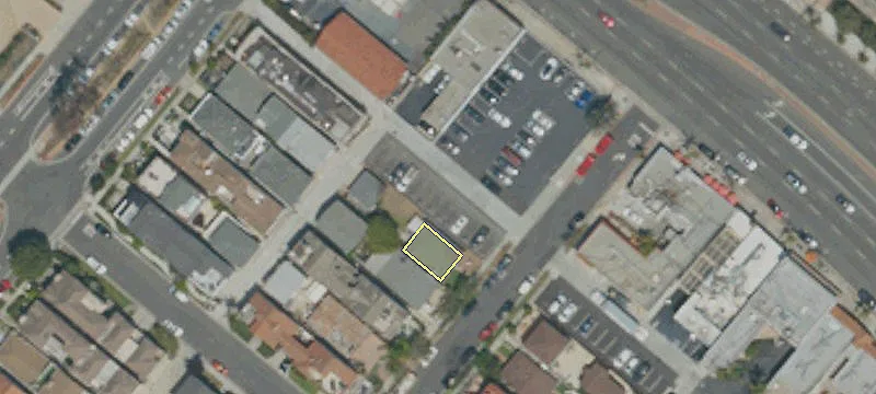 711 Acacia Ave