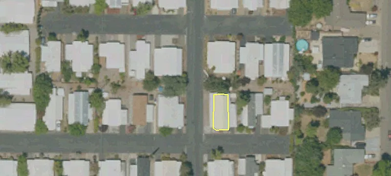 1221 Cypress Ave