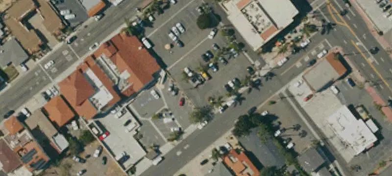 100 Avenida Rosa