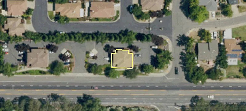 8261 Greenback Ln