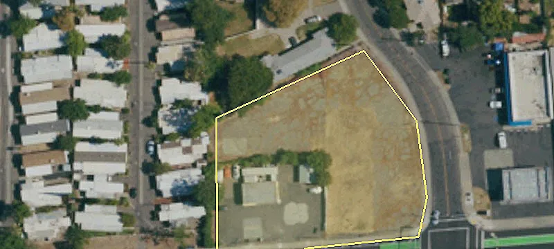 736 Poplar Ave
