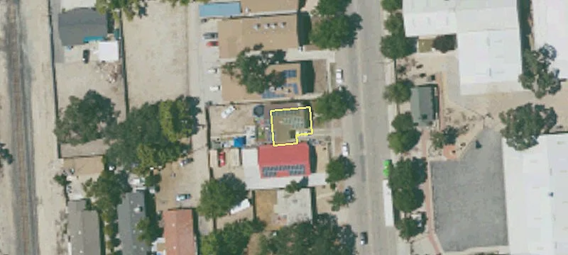 2027 Riverside Ave