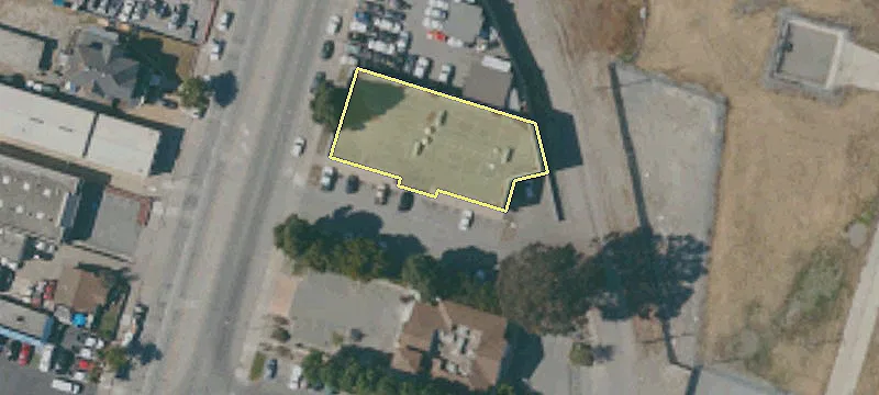320 Main St