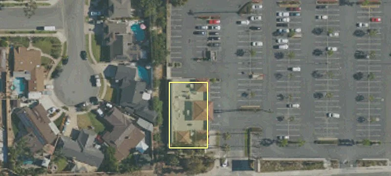 2121 Imperial Hwy