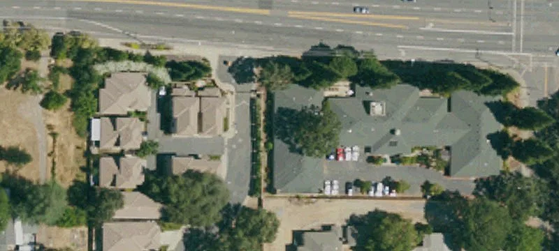 6135 Almond Ave