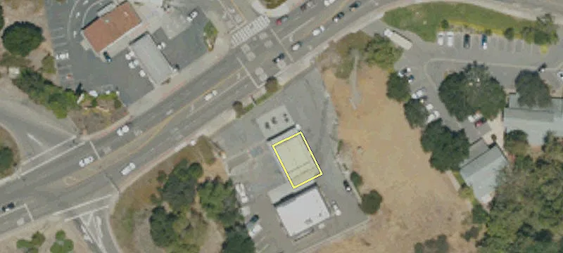 251 Grand Ave