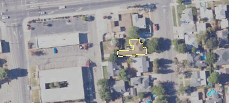 1122 Swezy St