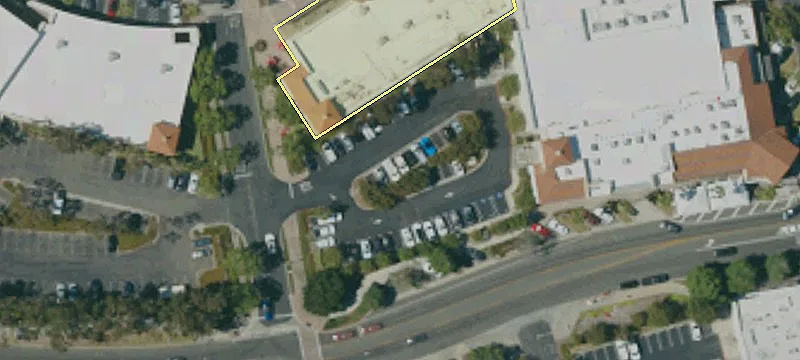 22195 El Paseo