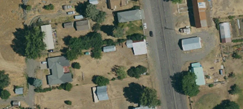 13739 Main St