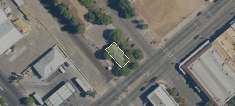 5 Yosemite Ave