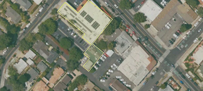 2615 De La Vina St