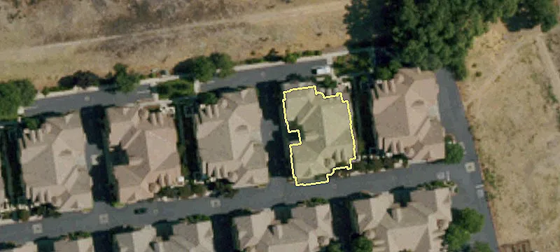 8 Riva Cmn Area