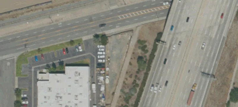 2590 Cerritos Ave