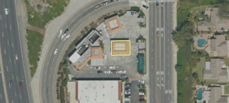 2700 Santiago Blvd