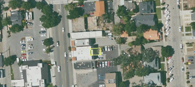 1526 Spg St