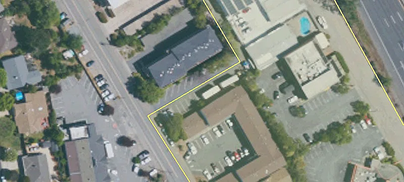 3765 Redwood Hwy