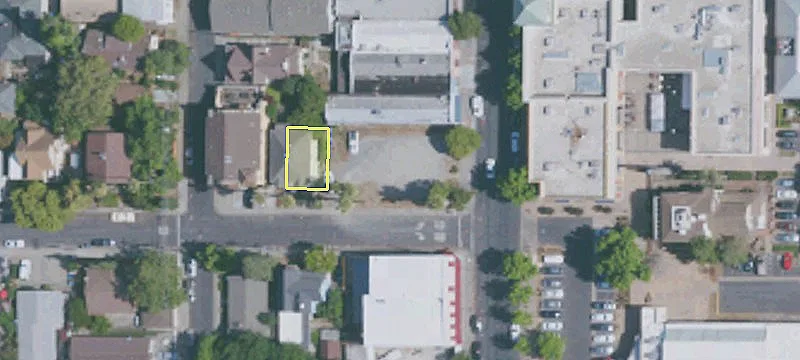 721 Main St