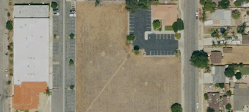 Latham Ave At N Gilbert St