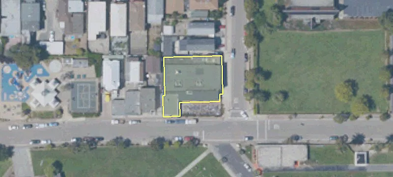 7600 El Camino Real