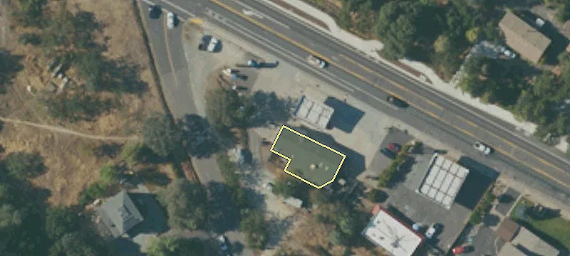 686 Main St
