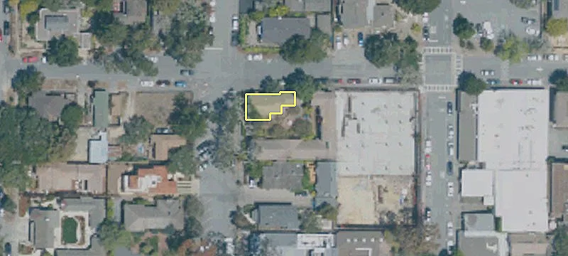 Lincoln St