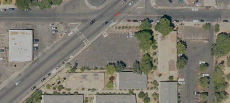 Chicago Ave At Paradise Rd