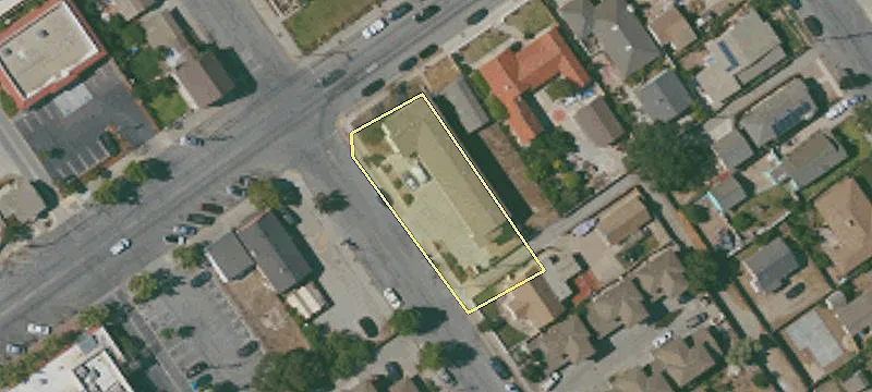 721 Oak Ave