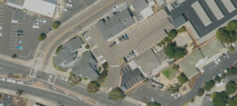 Grand Ave