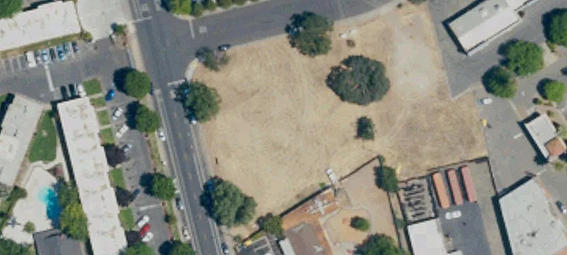 2050 La Loma Dr