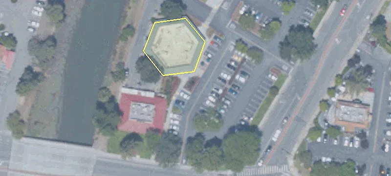 300 Walnut St, Unit 320