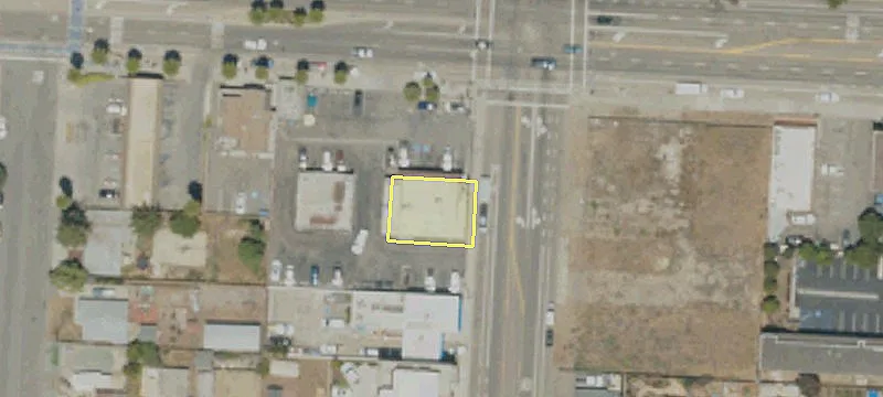 390 Grand Ave