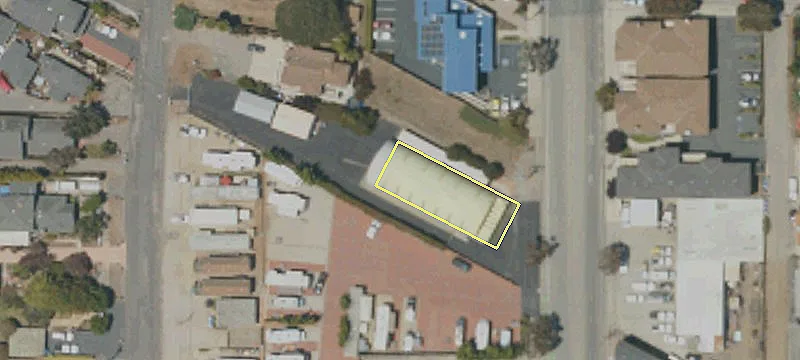 1141 Main St