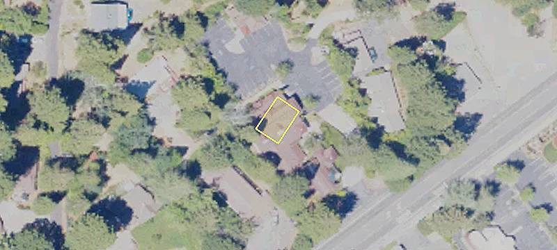 1740 Main St