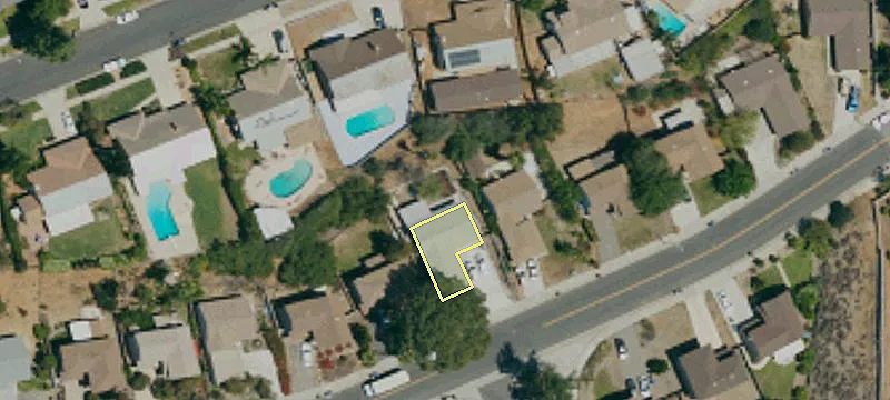 735 Hacienda Dr