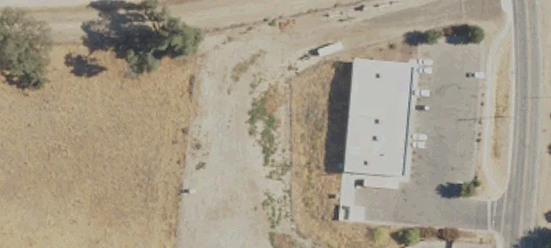 Laton, CA 93242