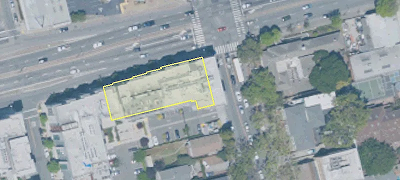 824 University Ave
