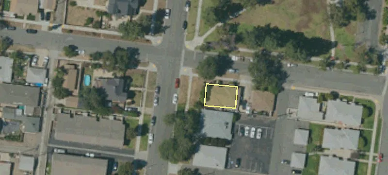 1009 Victoria Ave