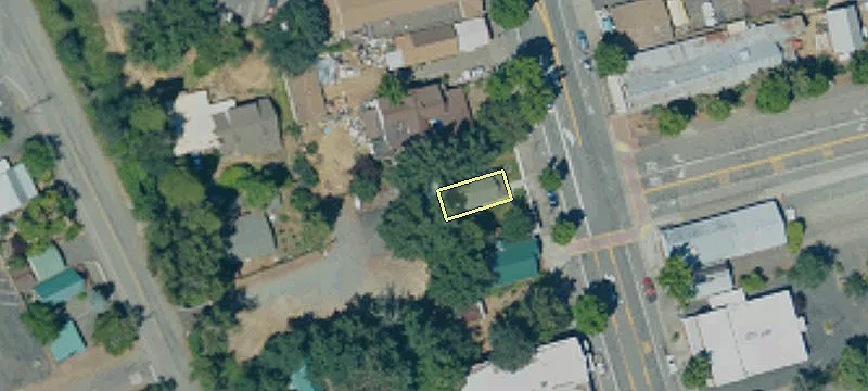 560 Main St
