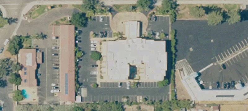 4747 Noble Ave