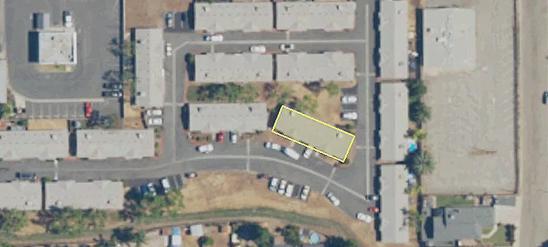 885 Putnam Ave