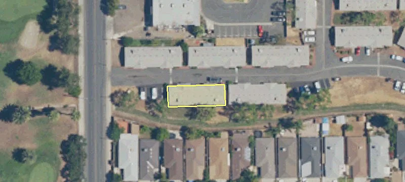 885 Putnam Ave