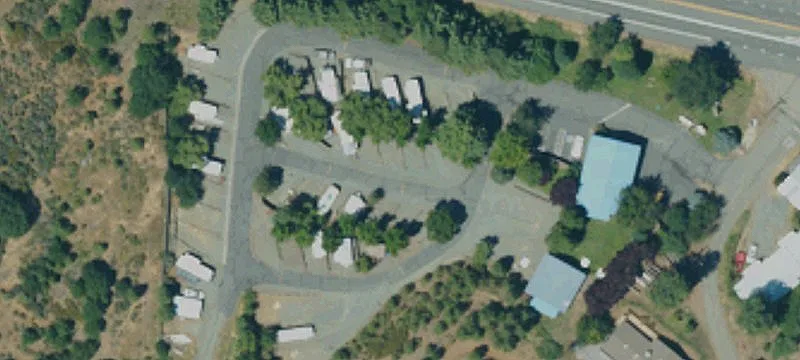 30 Tinnen St