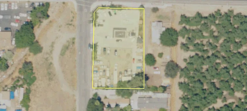 423 Visalia Rd