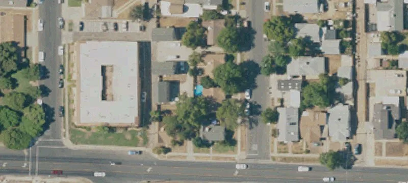 597 El Monte Way