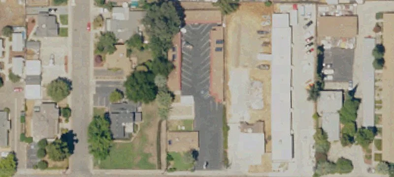 1102 Mineral King Ave