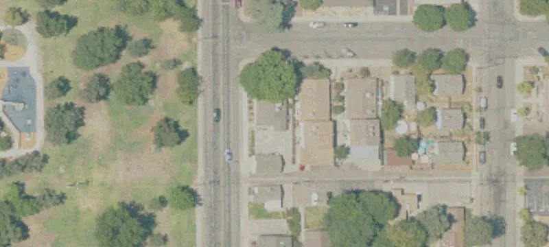921 Oak Ave