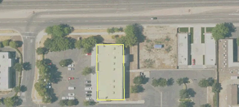 3833 Caldwell Ave
