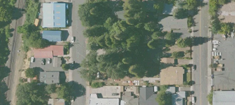 406 Berry St