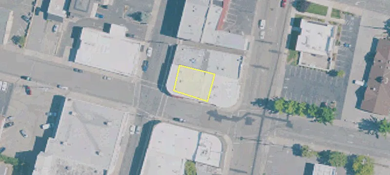 122 Broadway St