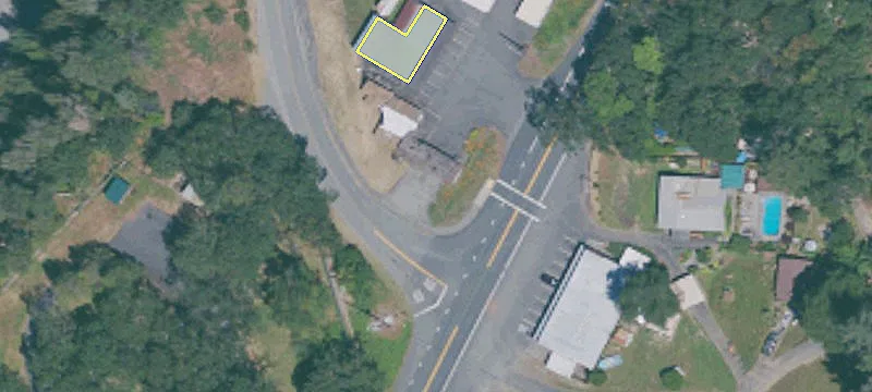 40 Salyer Loop Rd